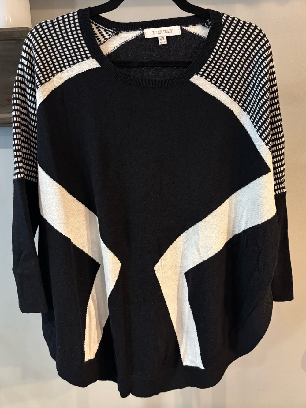 Ellen Tracy Black & White Geometric Sweater Poncho M/L